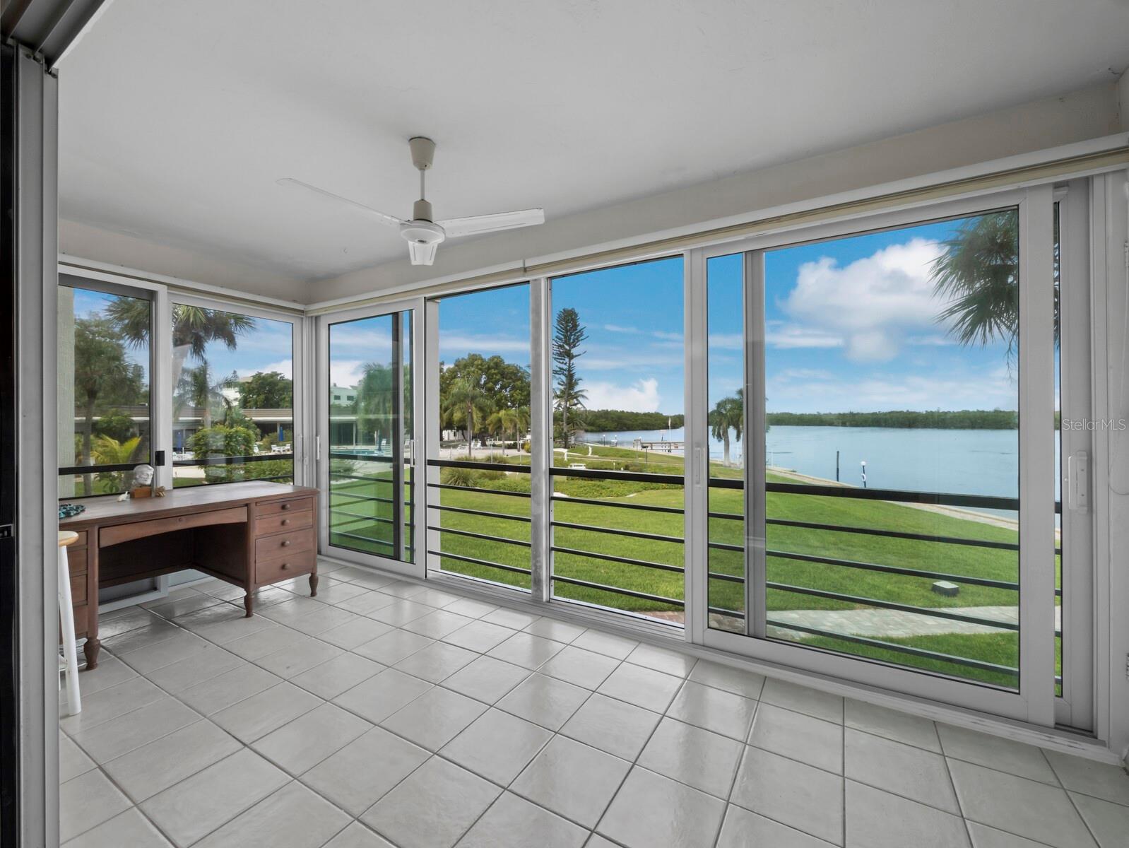 LONGBOAT HARBOUR - Residential