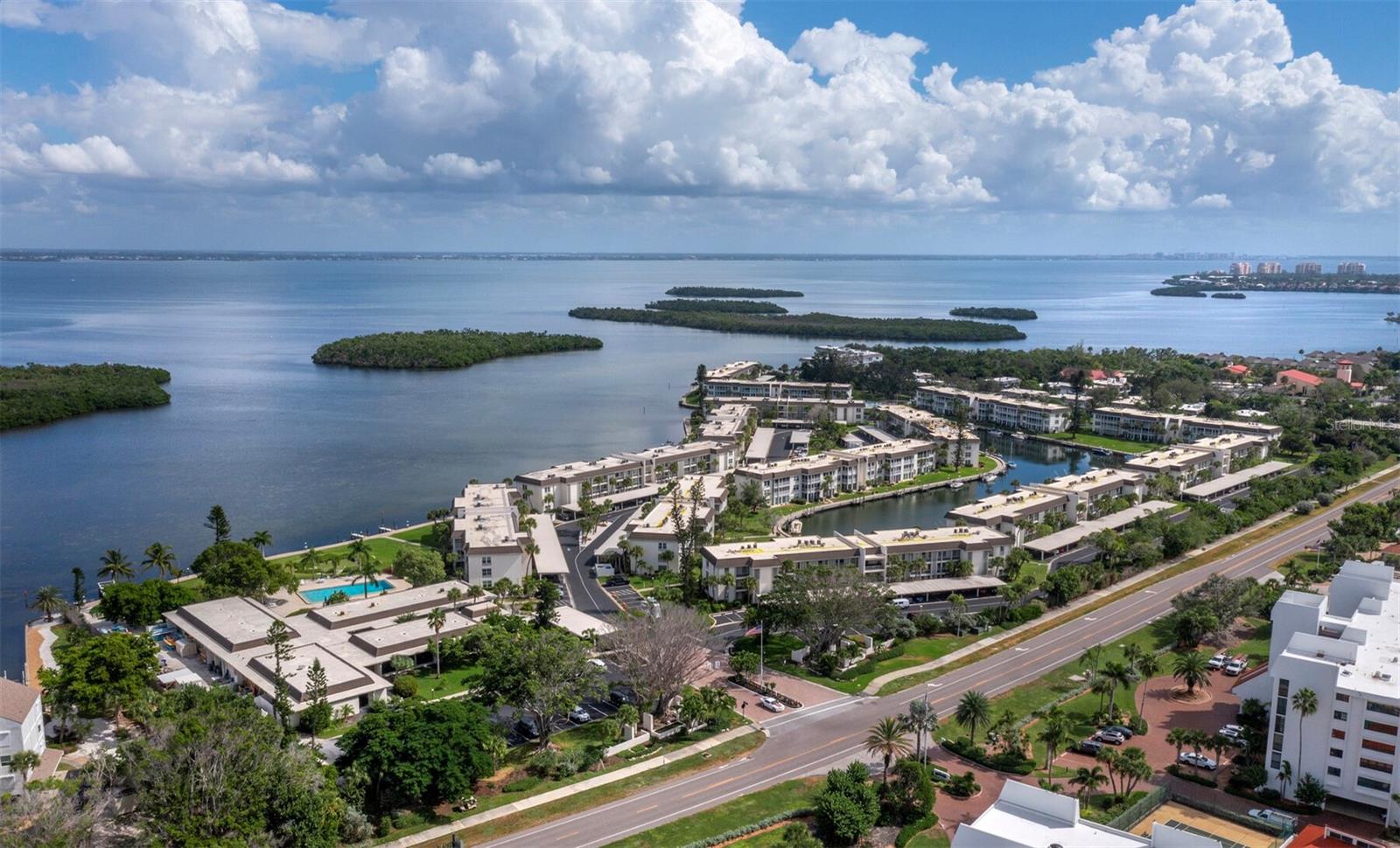 LONGBOAT HARBOUR - Residential