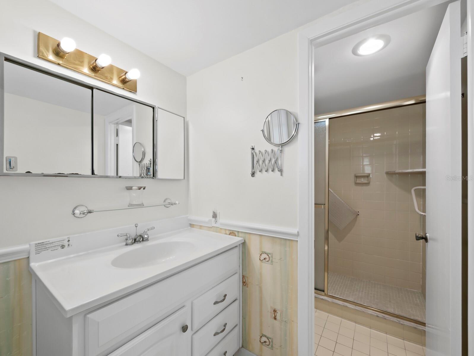 LONGBOAT HARBOUR - Residential