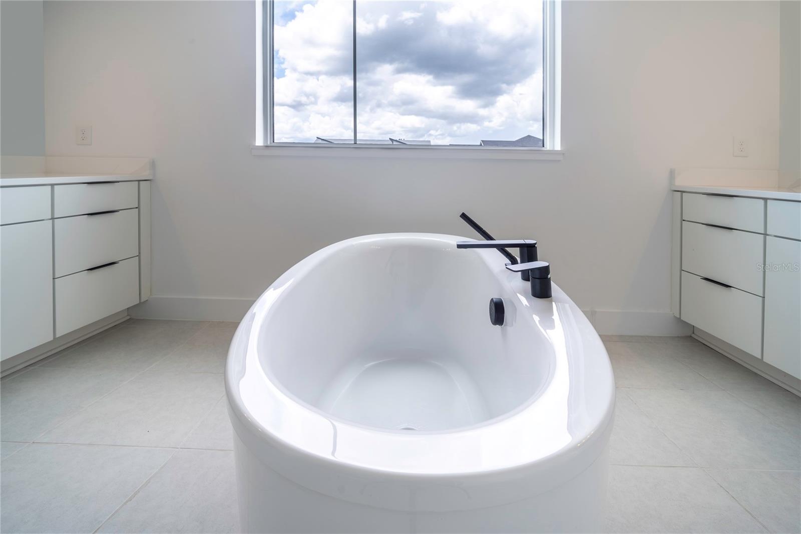 LAUREL POINTE PH 1 - Residential Lease