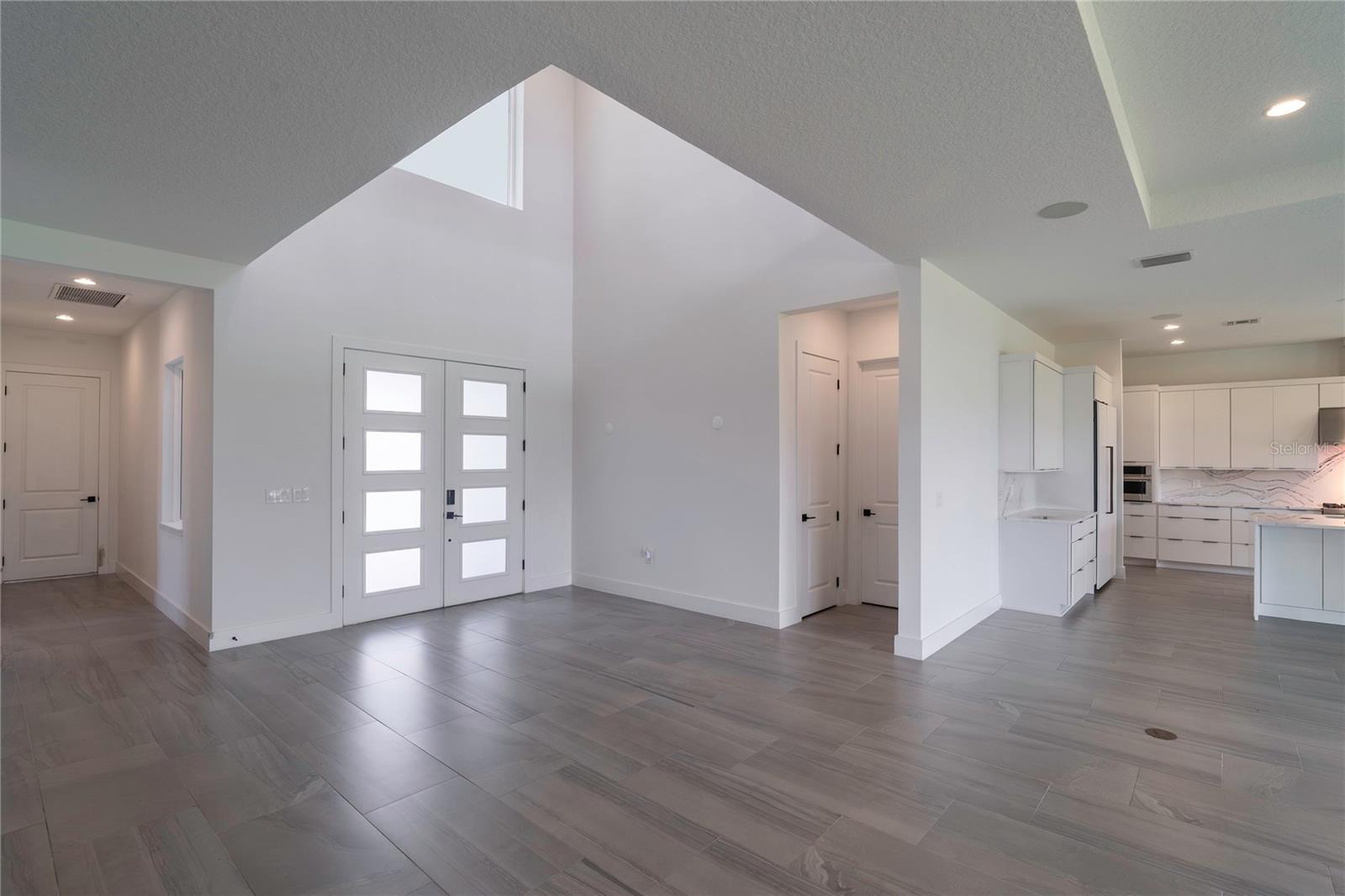 LAUREL POINTE PH 1 - Residential Lease