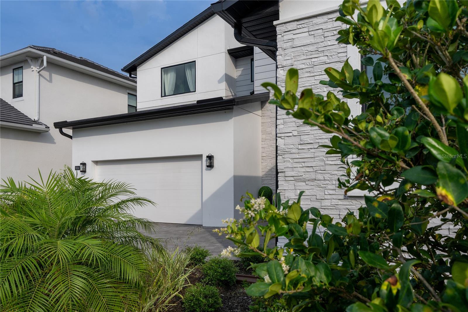 LAUREL POINTE PH 1 - Residential Lease