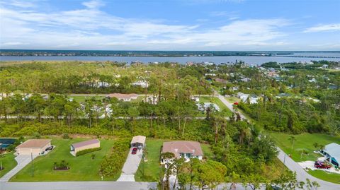 A home in PORT CHARLOTTE