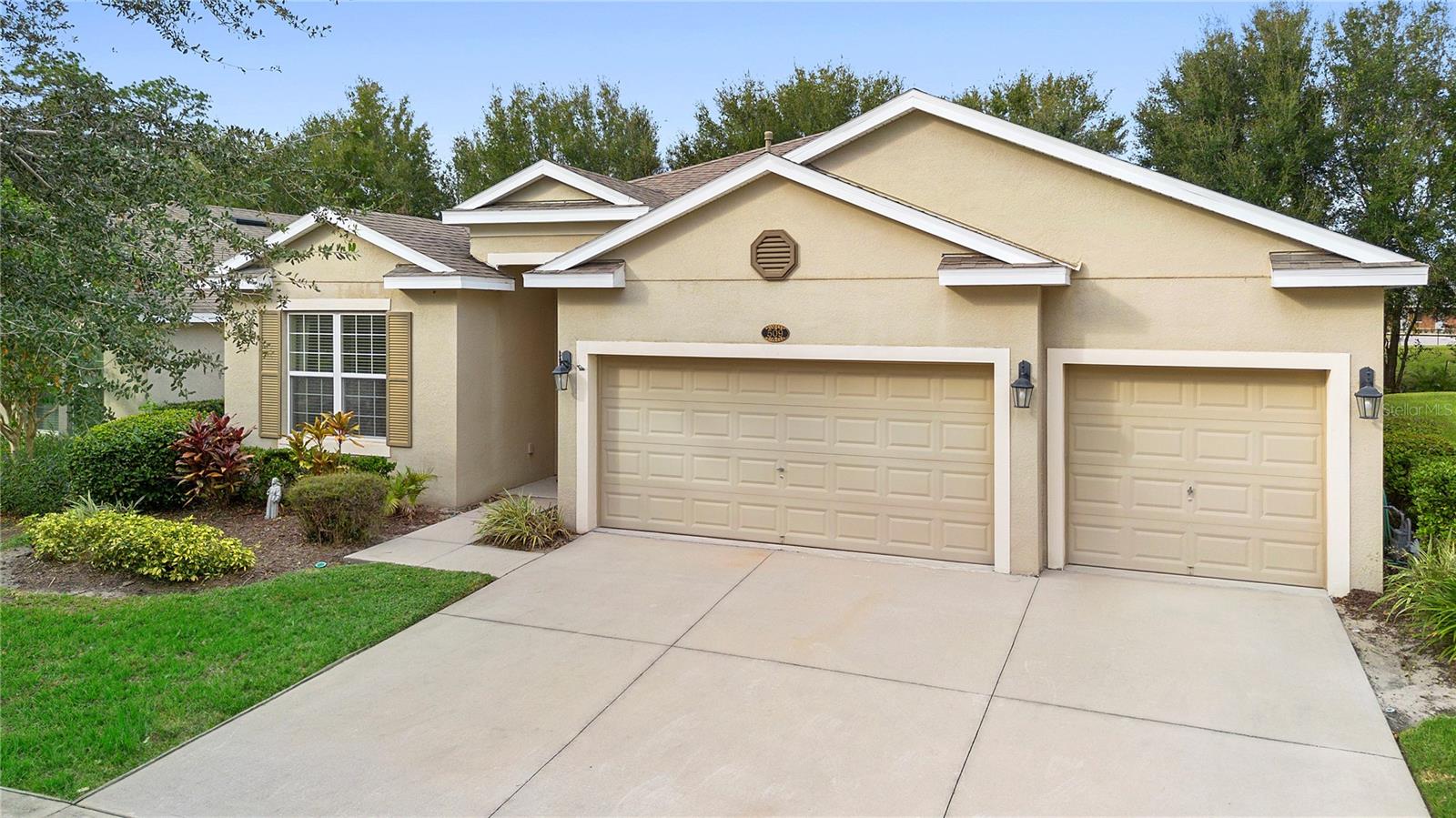 509 W VICTORIA TRAILS BOULEVARD
