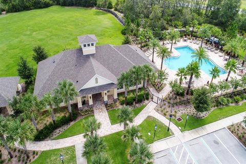 A home in DELAND