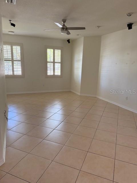 WORTHINGTON AT WEST PARK VILLA - Residential Lease