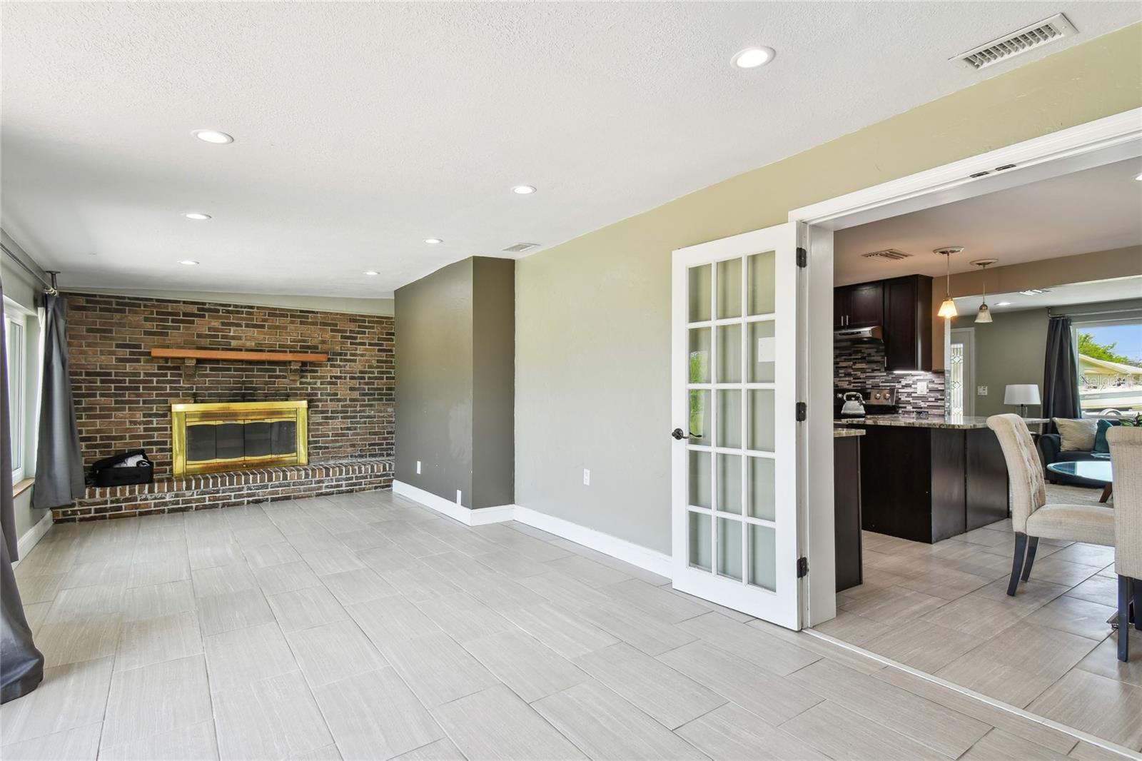 BEACON SQUARE - Residential