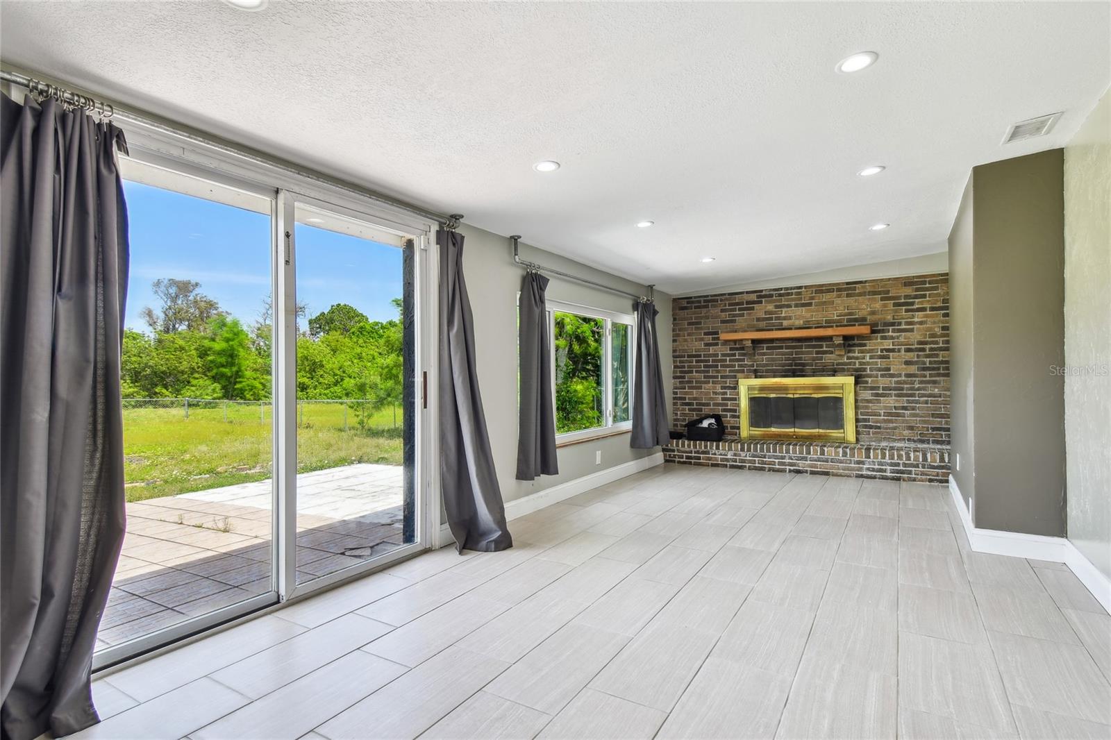 BEACON SQUARE - Residential