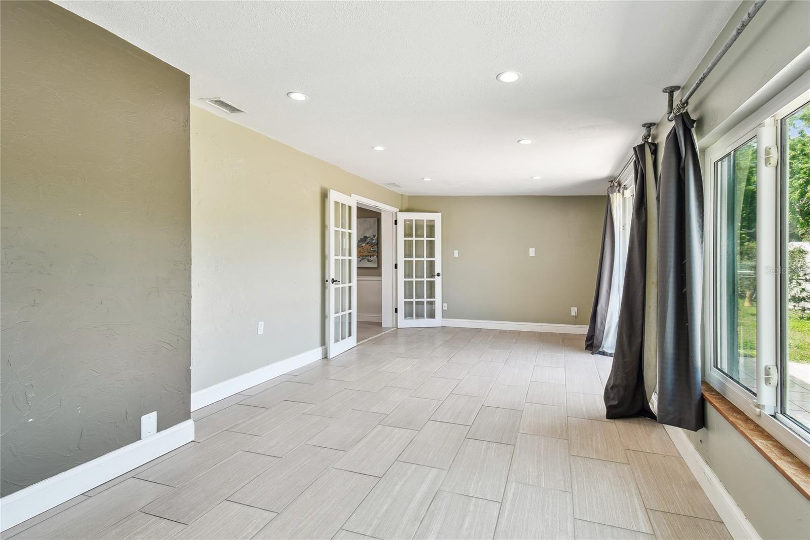 BEACON SQUARE - Residential