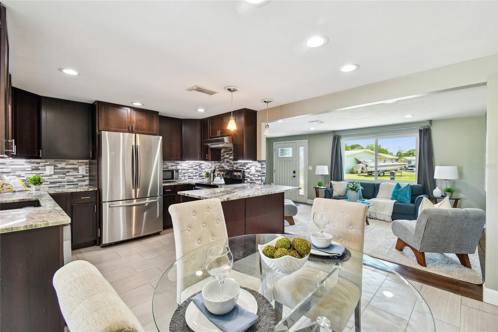 BEACON SQUARE - Residential