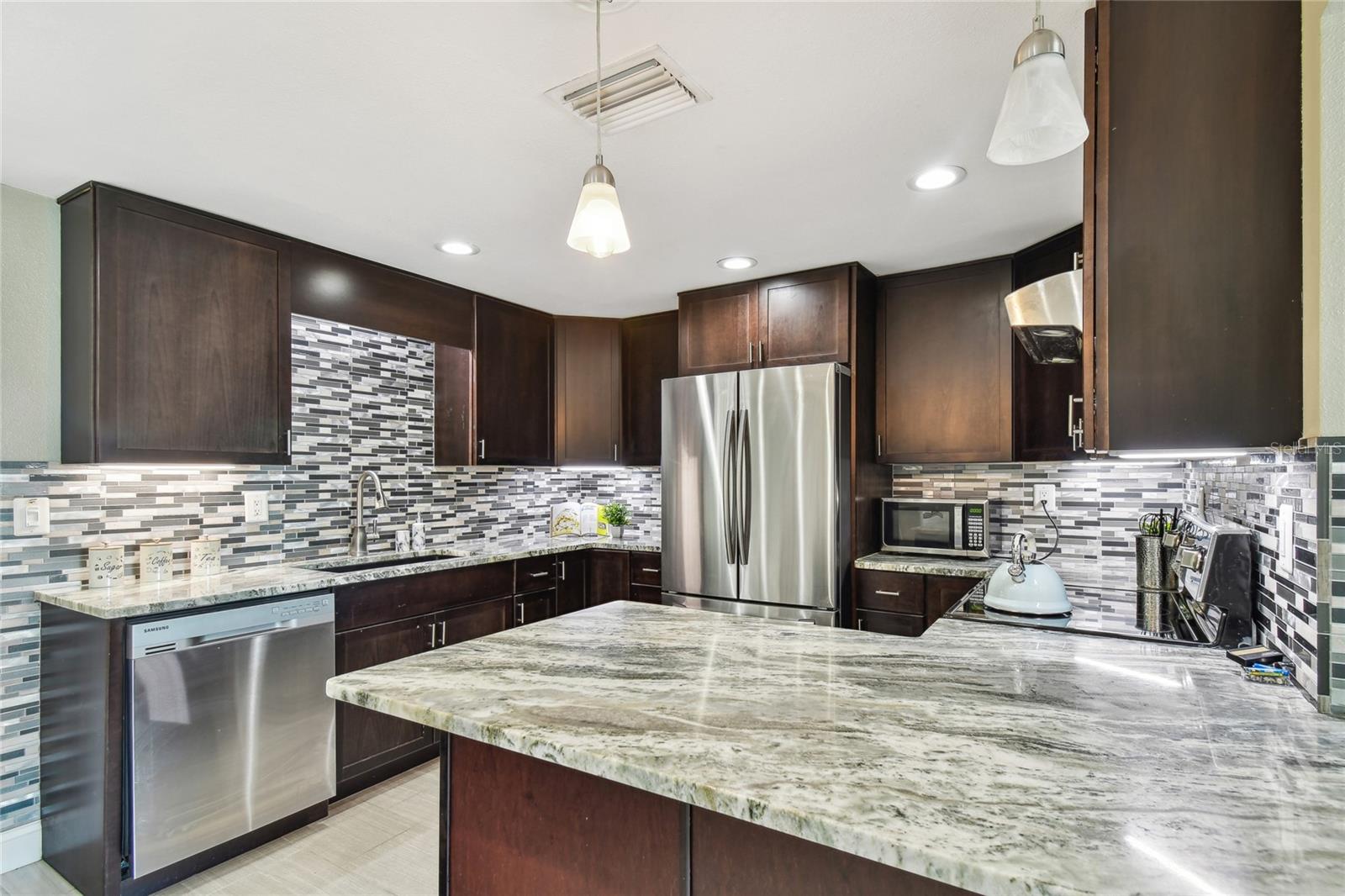 BEACON SQUARE - Residential