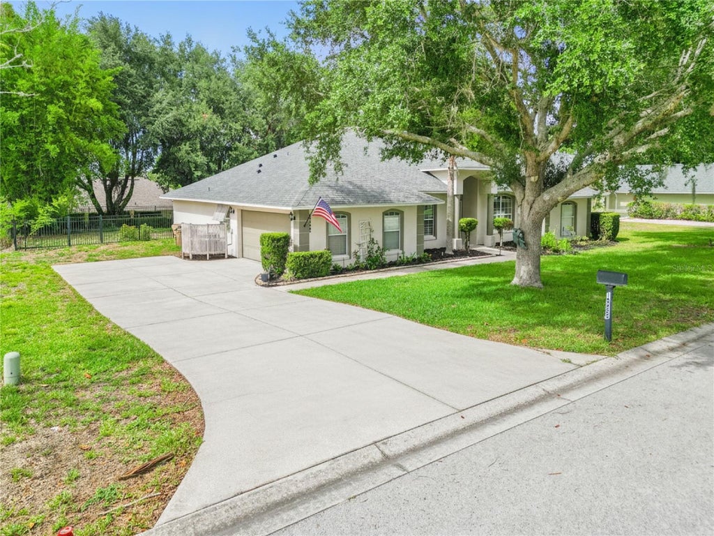 Photo of 10400 Alameda Alma Rd, Clermont, FL 34711 (MLS # G5113820)