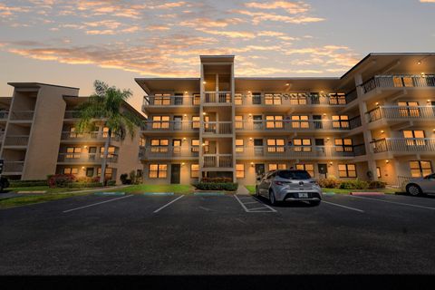 Photo of 505 30th Avenue W #E304, Bradenton, FL 34205 (MLS # TB8458132)