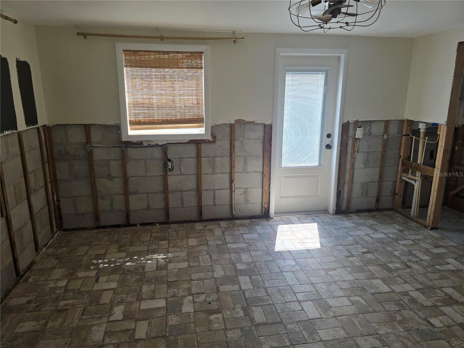 1770 SHORE ACRES BOULEVARD NE