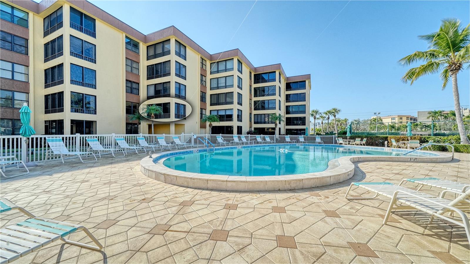 ISLAND REEF - Residential