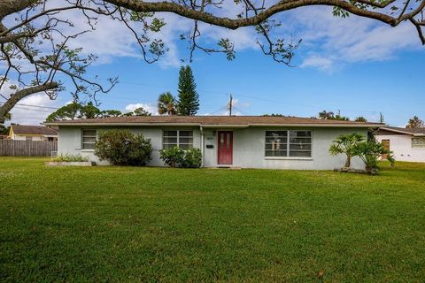 A home in EDGEWATER