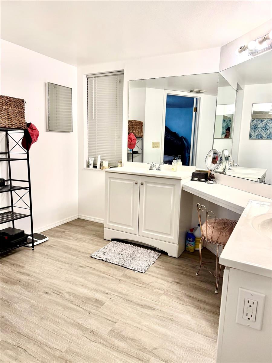 ROLLING OAKS ESTATES - Residential