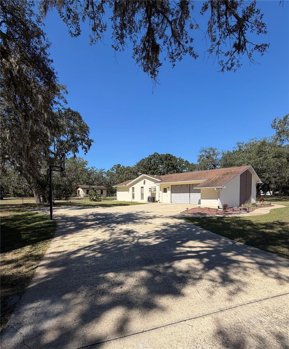 ROLLING OAKS ESTATES - Residential