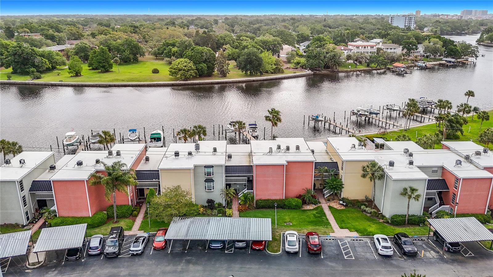 THE MARINA CLUB OF TAMPA A CON - Residential