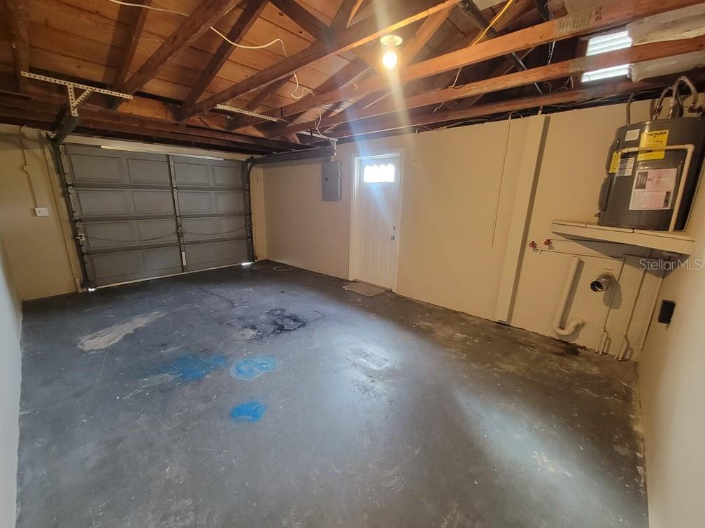 REGENCY PARK - Residential Lease