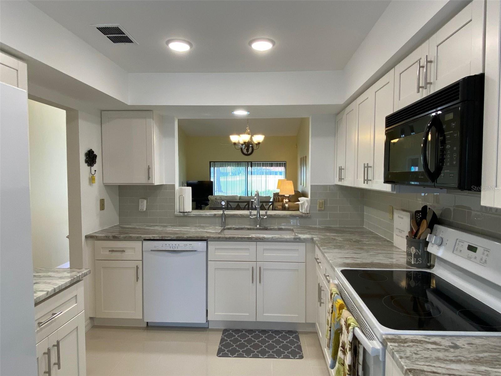 WOODLAND GREEN A CONDO OR1292/637 - Residential Lease
