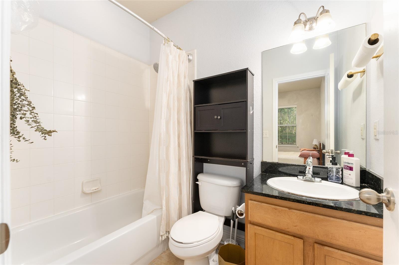 CHASE HOLLOW LLC PH 3 - Residential