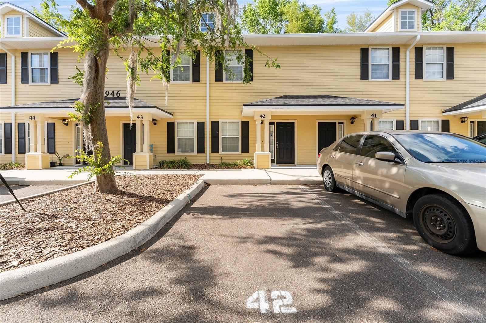 CHASE HOLLOW LLC PH 3 - Residential