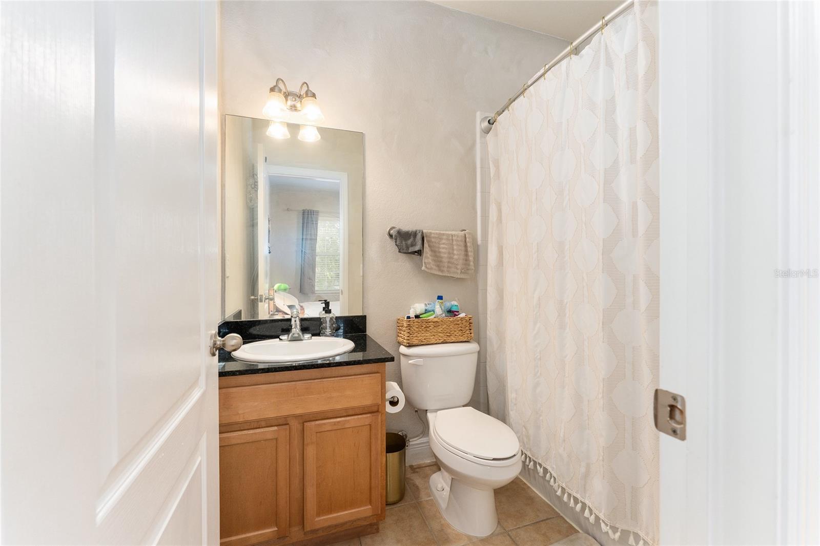 CHASE HOLLOW LLC PH 3 - Residential