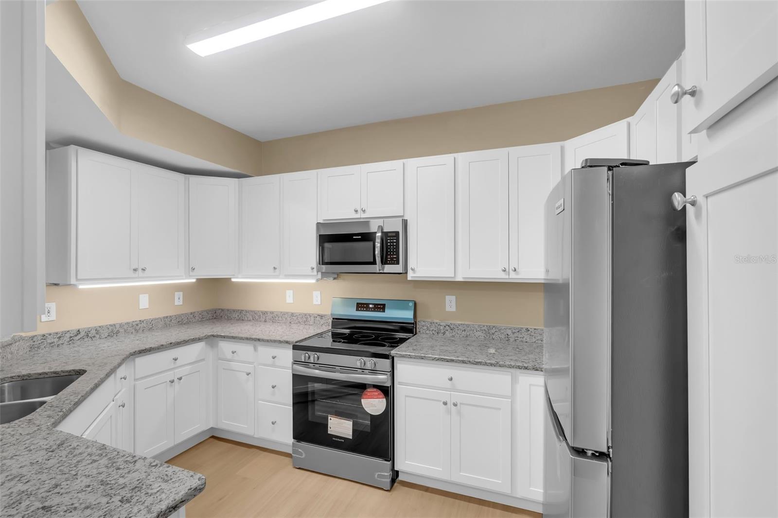 5512 METROWEST BOULEVARD 201