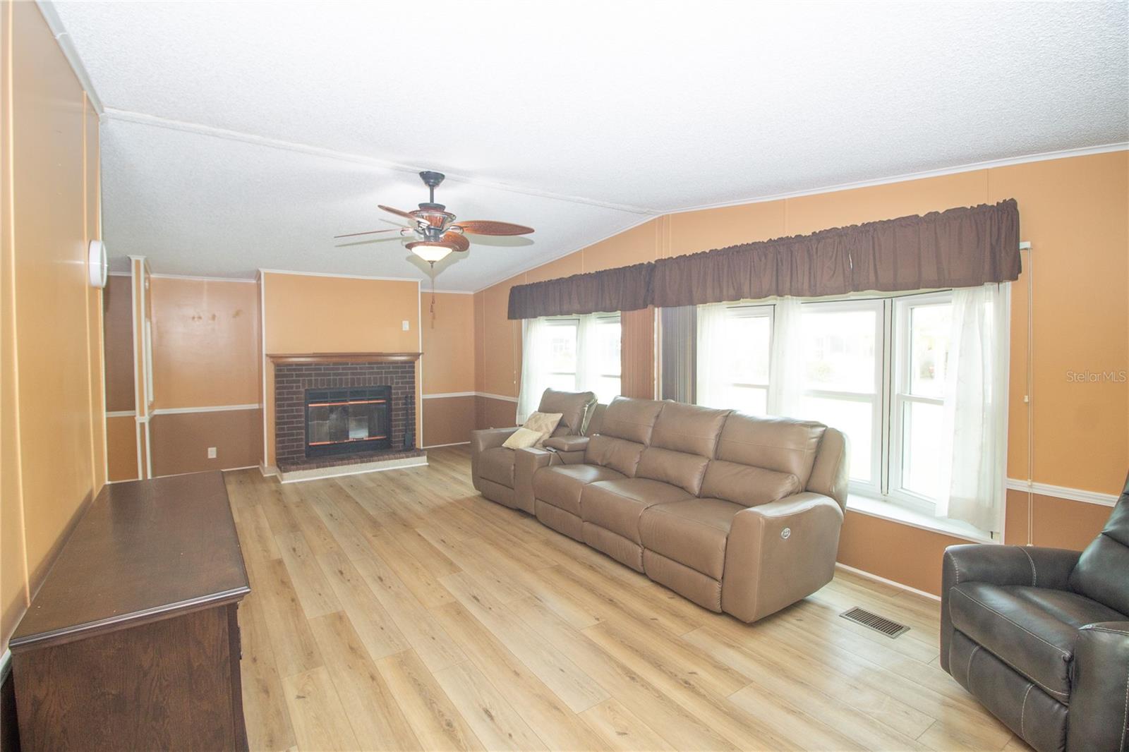 TAVARES LAKE FRANCES ESTATES - Residential