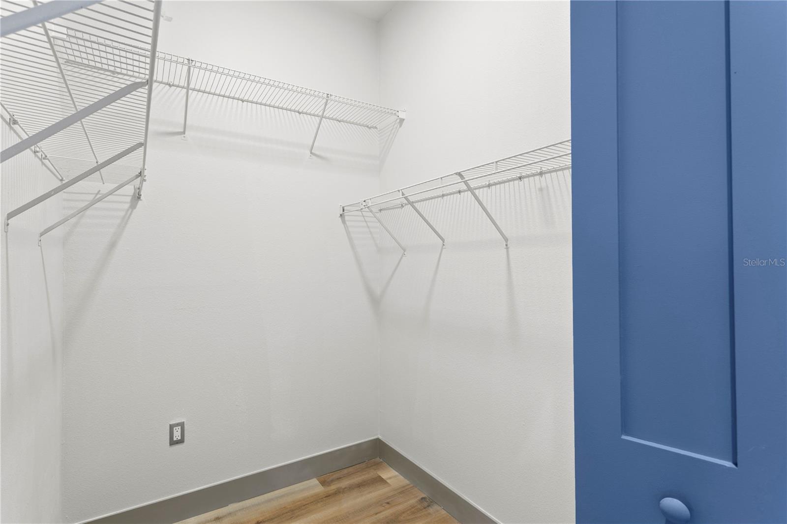 RIVER WATCH - Residential