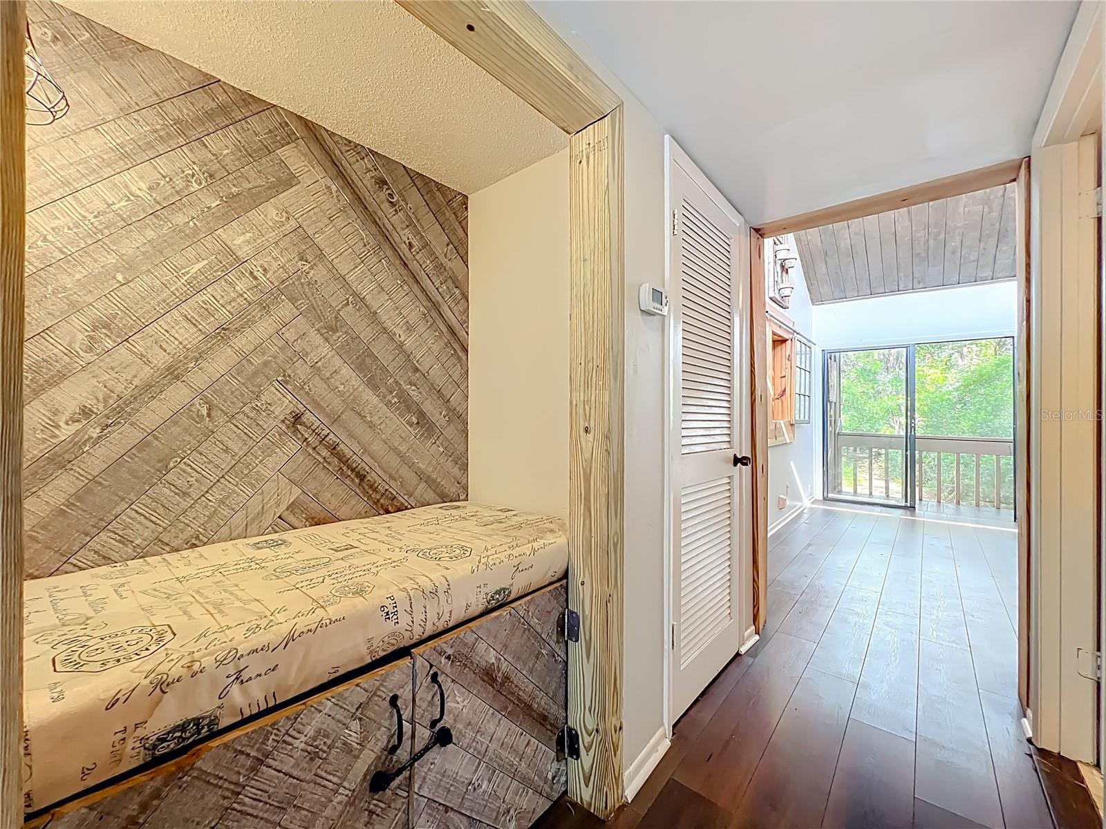 CROWN OAKS 1ST ADD - Residential