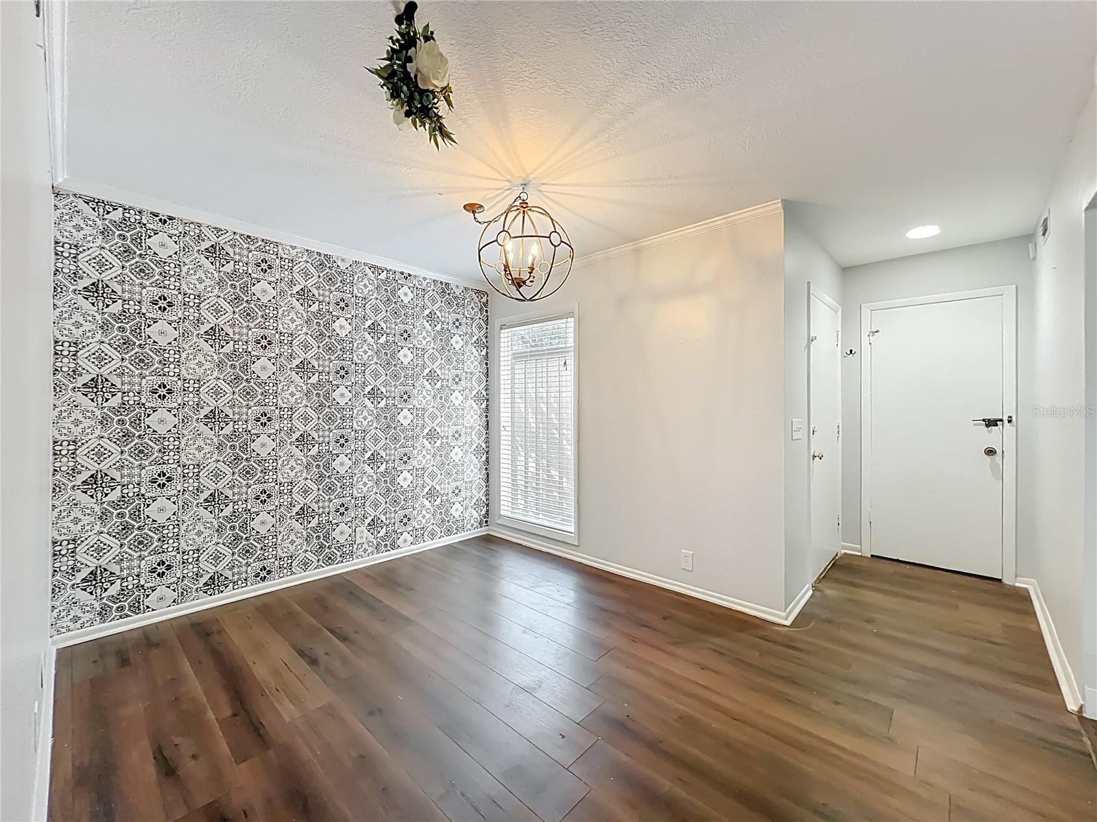 CROWN OAKS 1ST ADD - Residential