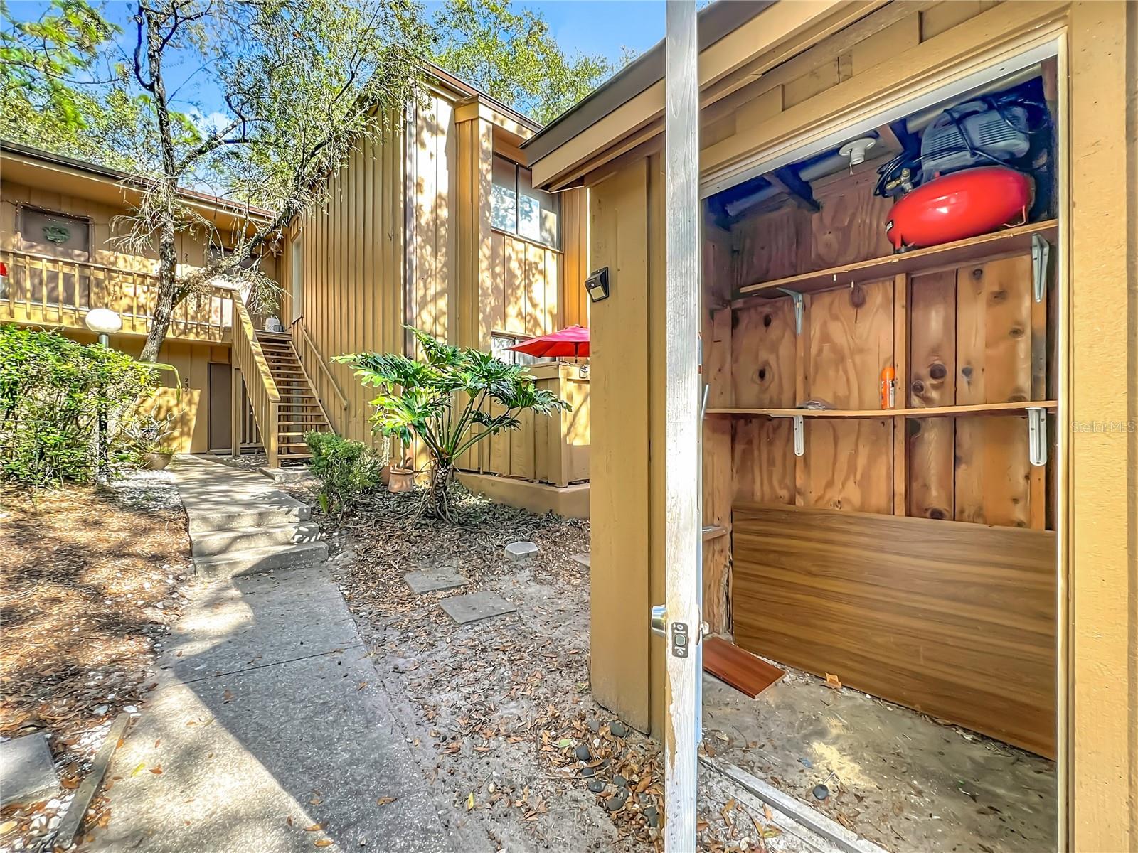 CROWN OAKS 1ST ADD - Residential