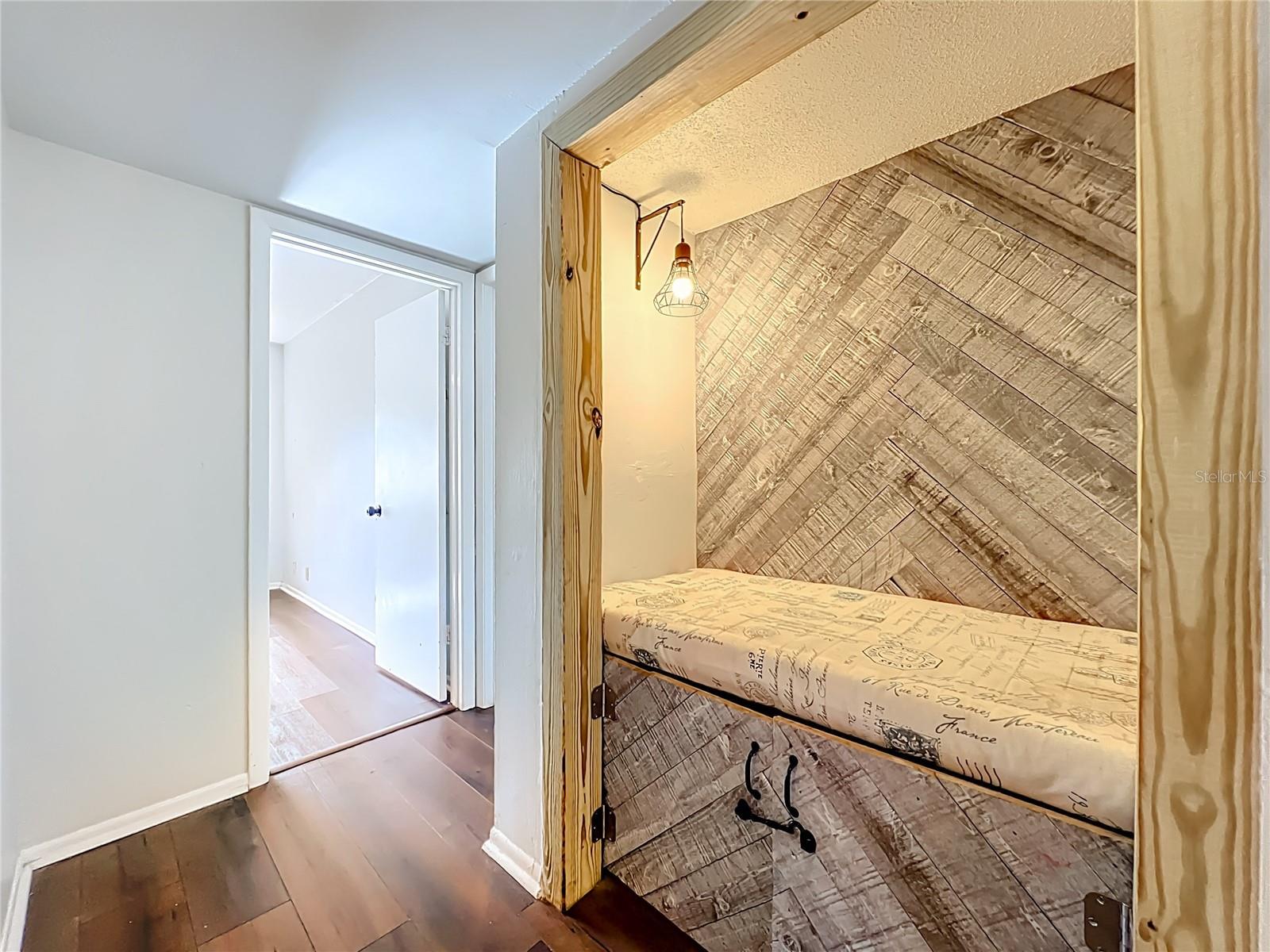 CROWN OAKS 1ST ADD - Residential