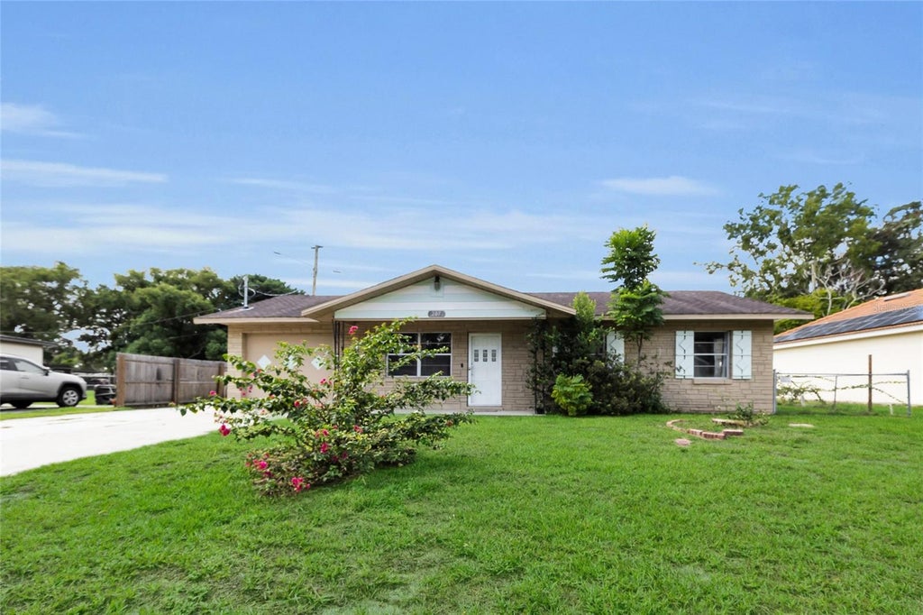 Photo of 207 Elaine Drive, Auburndale, FL 33823 (MLS # O6439819)