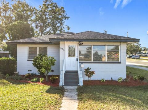 A home in WINTER HAVEN