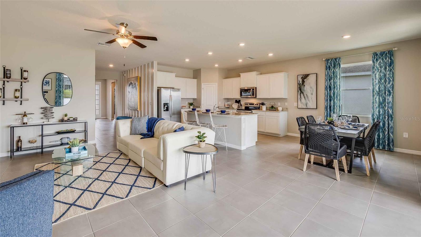 BELLA LAGO - Residential