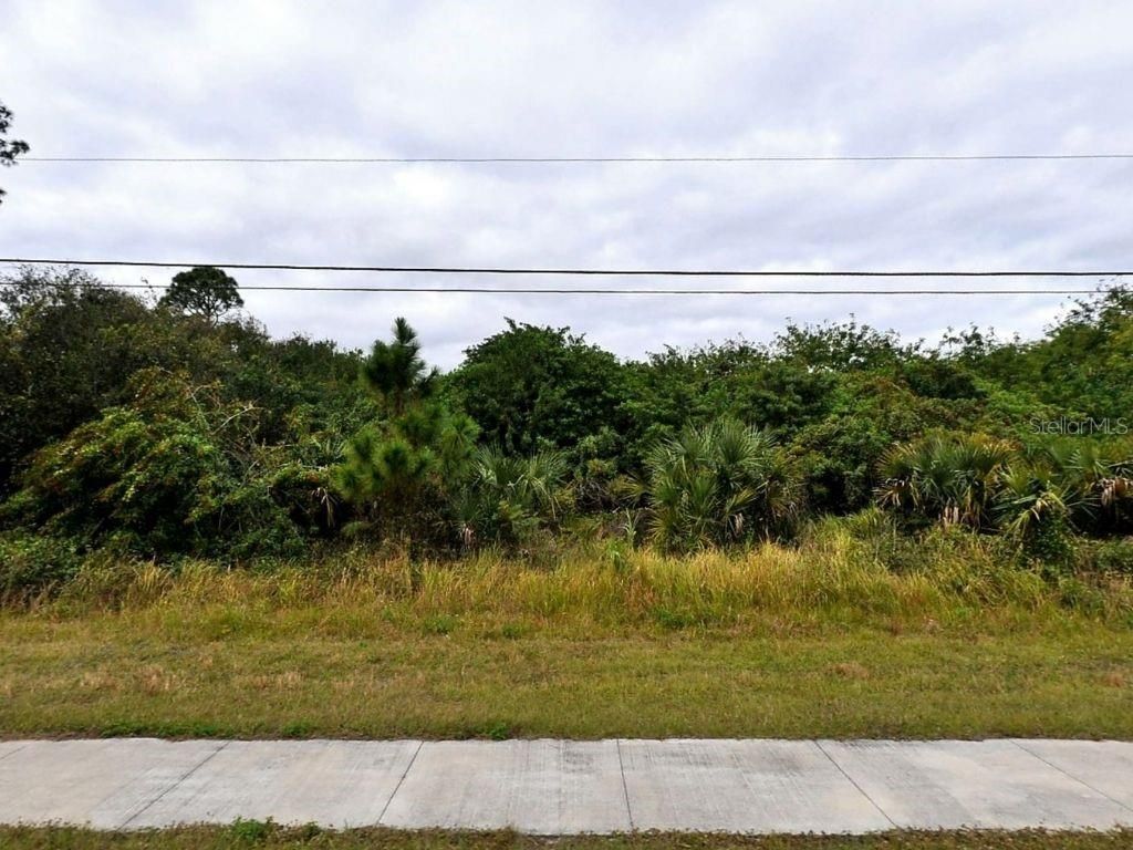 Photo of 12 Caesar, North Port, FL 34288 (MLS # S5140027)