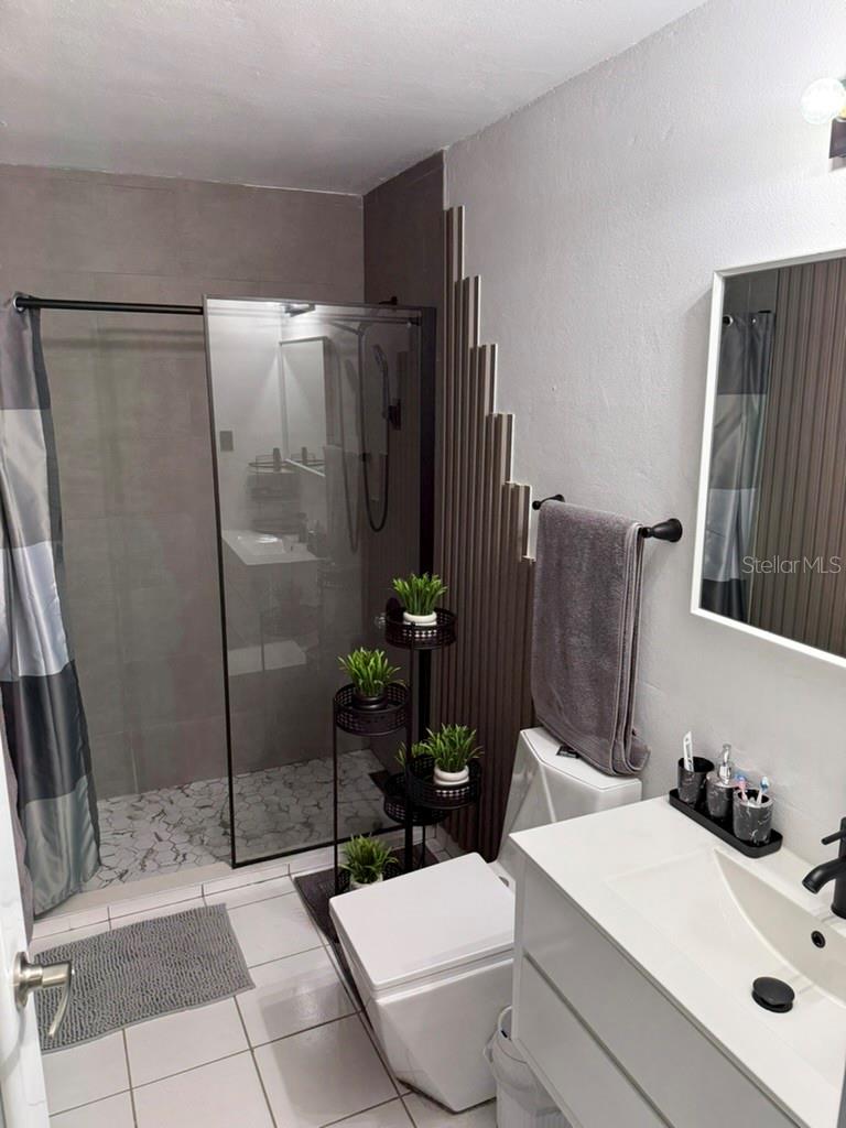 VISTA REAL CONDOMINIUM - Residential