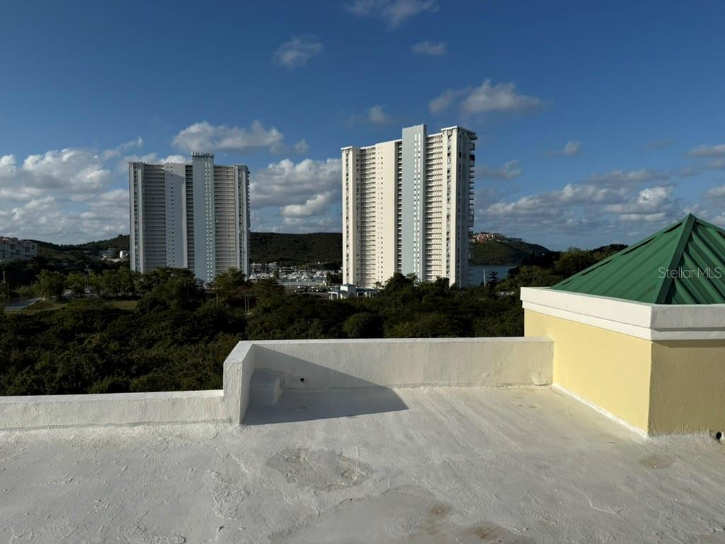 VISTA REAL CONDOMINIUM - Residential