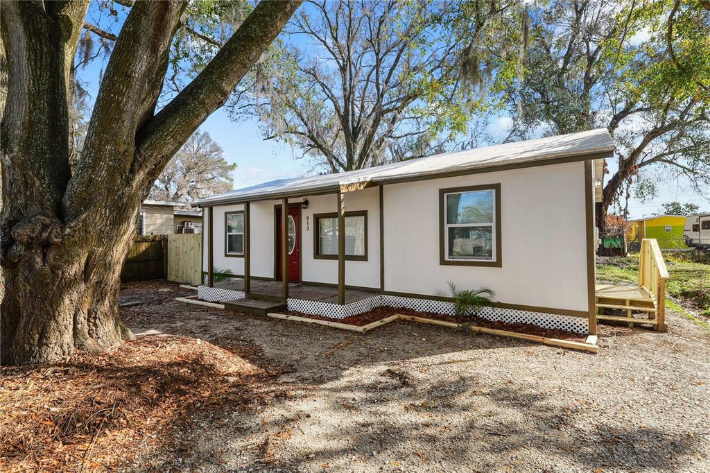 Photo of 813 N Nokomis Avenue, Lakeland, FL 33815 (MLS # L4959471)