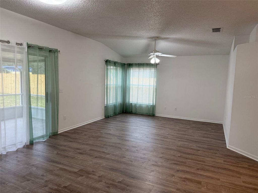 Photo of 1814 Windsor Oak Drive, Apopka, FL 32703 (MLS # O6395990)