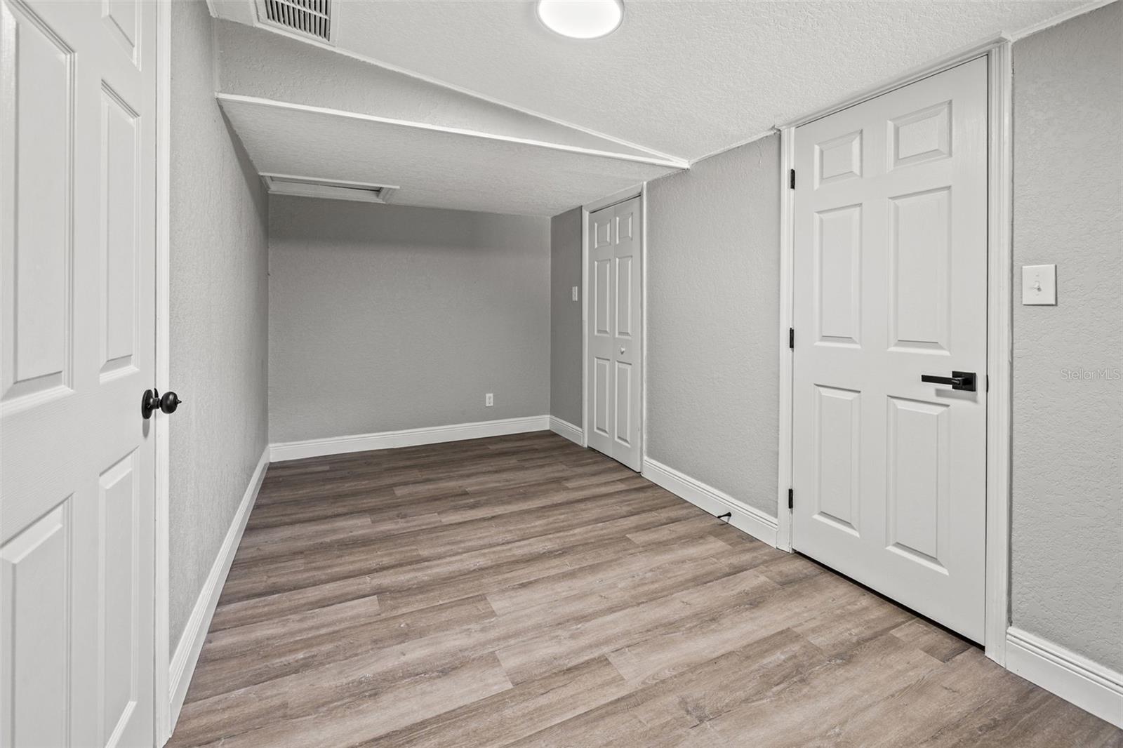 PEELER HEIGHTS - Residential Lease