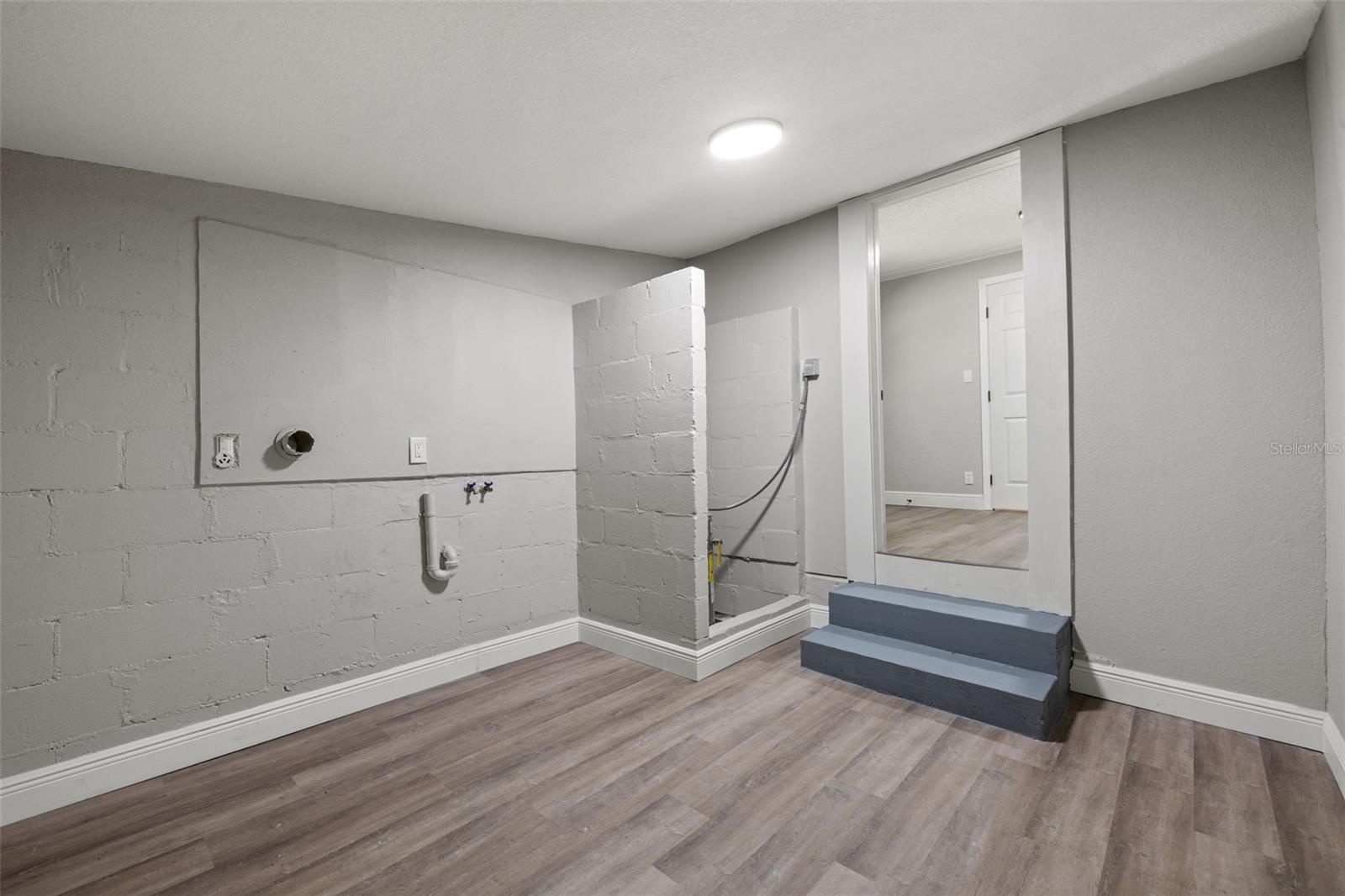 PEELER HEIGHTS - Residential Lease