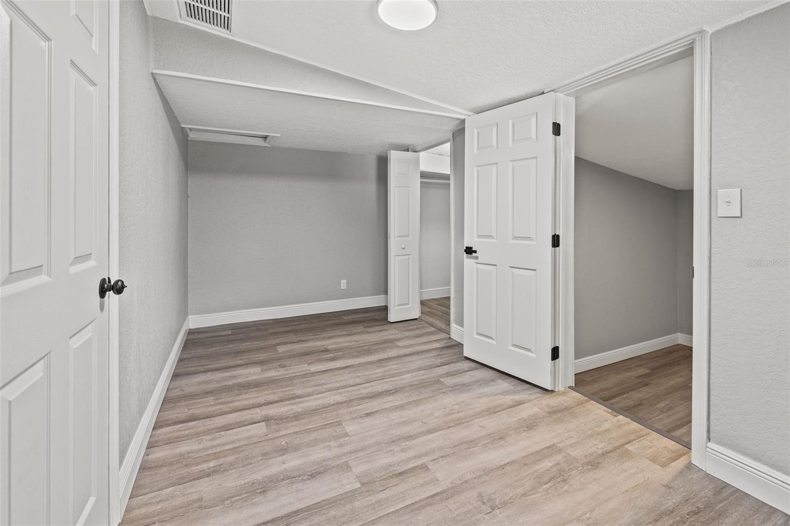 PEELER HEIGHTS - Residential Lease