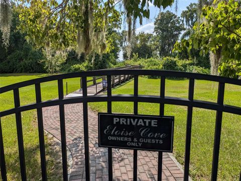 A home in WINTER HAVEN