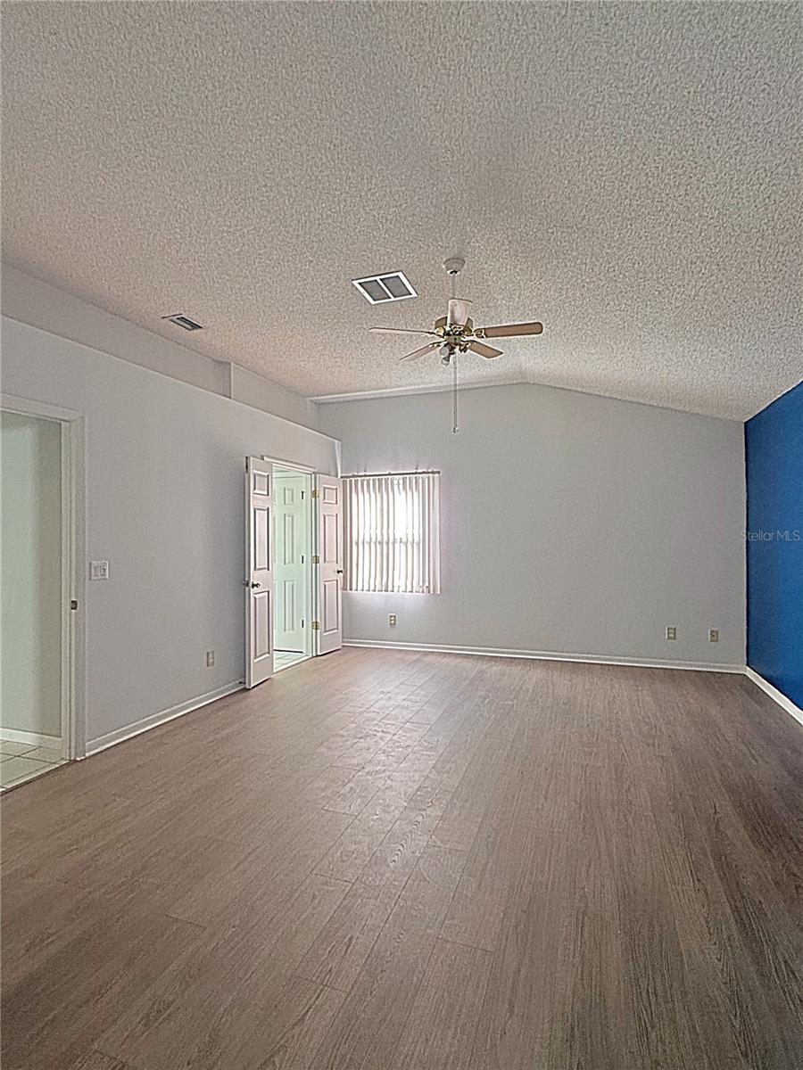 MILL RUN PH 01 - Residential Lease