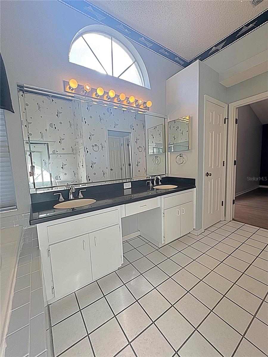 MILL RUN PH 01 - Residential Lease