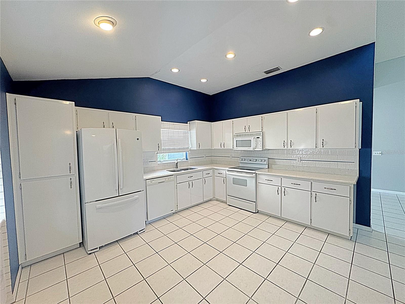 MILL RUN PH 01 - Residential Lease